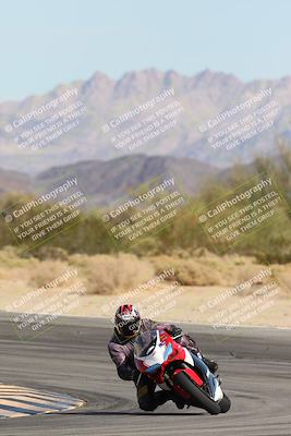 media/Nov-16-2025-Race Pace (Sun) [[8c5fa54630]]/Non Verified Riders (1st 20 Minutes)/2-Turn 10 (1010am)/